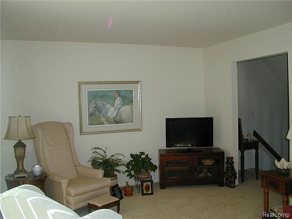 5th image of 665 Oxford Oaks Ln APT 28-1