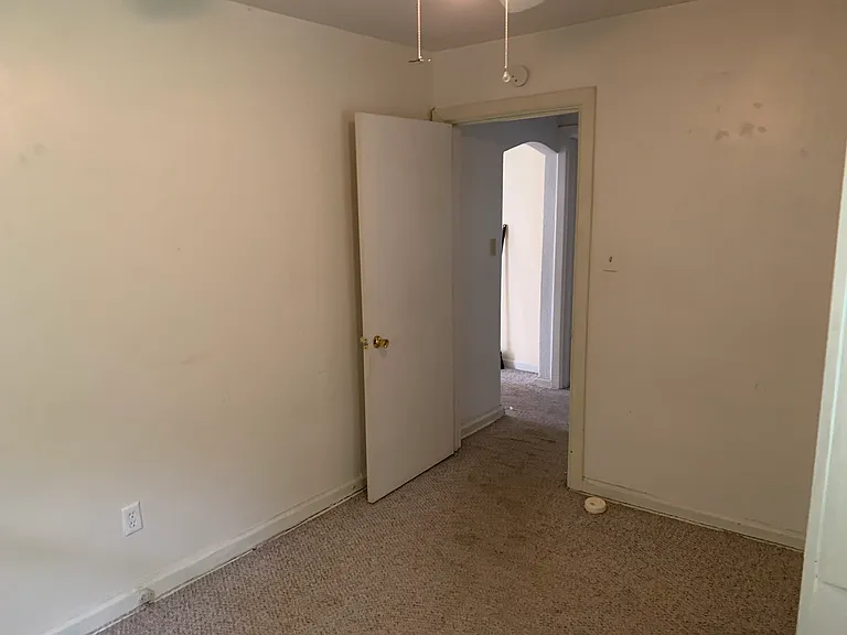 106 Eureka Rd — Photo 9