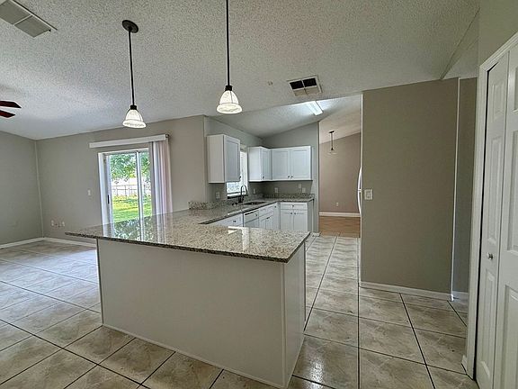 5th image of 305 Colonade Ct