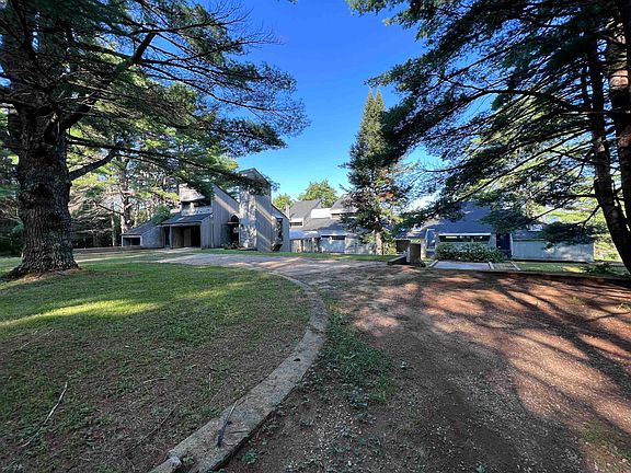 3rd image of 435 Avery Hill Road