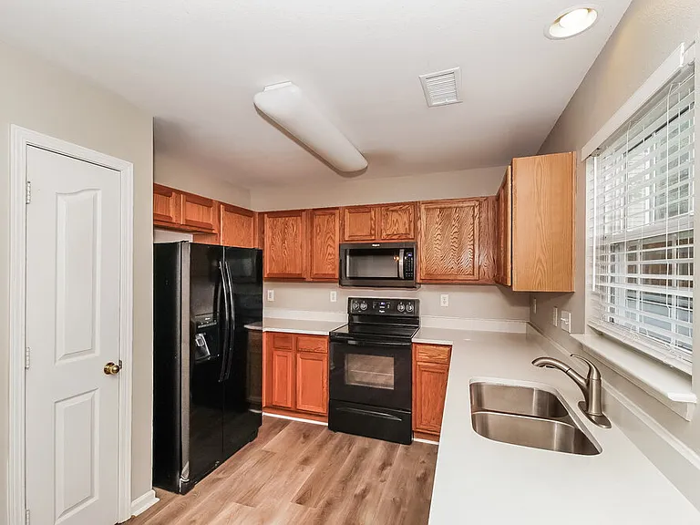 10126 Green Hedge Ave — Photo 8