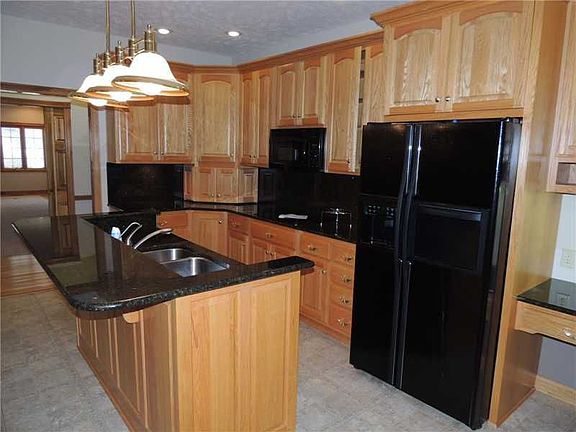 5th image of 815 Copperfield Ln