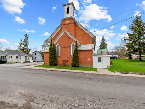 4 Neely St, Stone Mills, ON K0K 3G0
