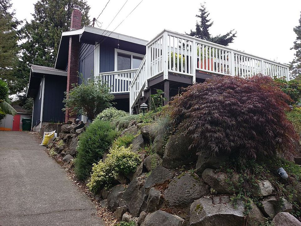 2nd image of 3921 SW Ida St