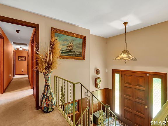 4th image of 122 Fresh Meadow Drive