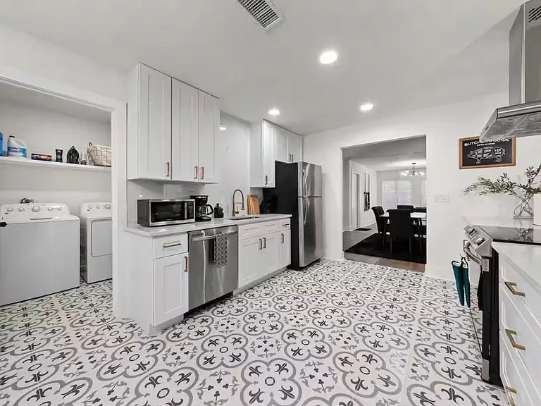 16502 Fox Knl — Photo 15