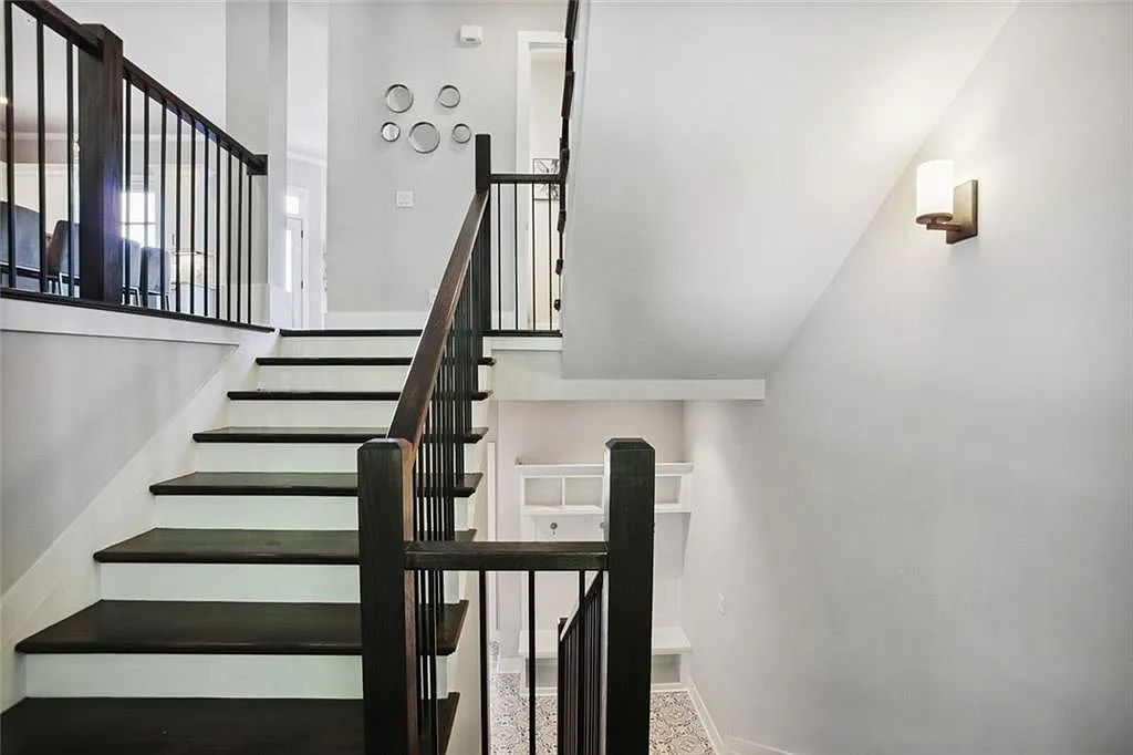 4 bed, 3.5 bath, 2217 sqft, $8,500 — Photo 3