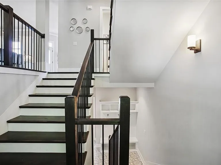 692 Drewry St NE — Photo 3