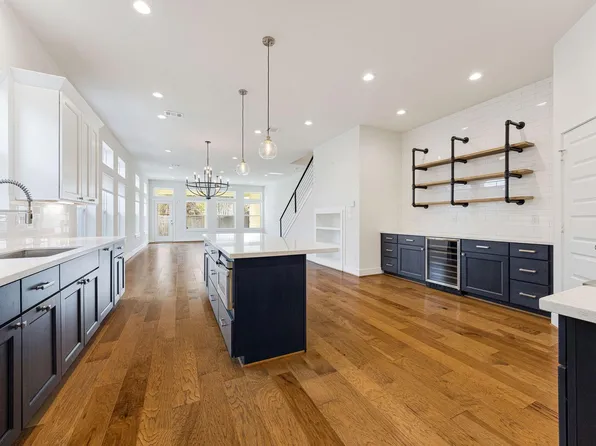 1012 W 23rd St, Houston, TX 77008