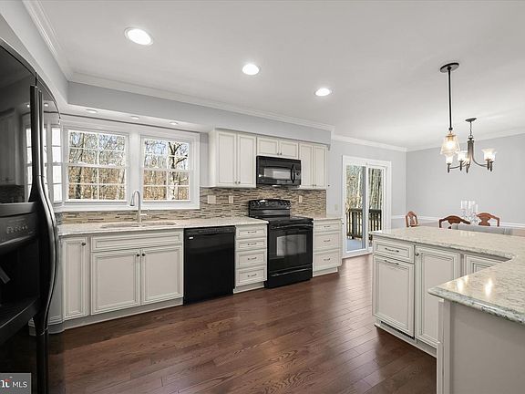 4th image of 10112 Snowden Rd