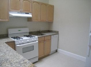 41 Bay State Rd APT 3F, Boston, MA 02215