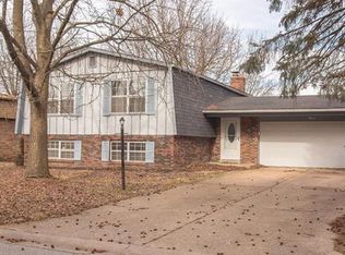 9 Morrison Dr, Belleville, IL 62221