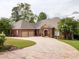 120 Stoney Creek Dr, Florence, AL 35633