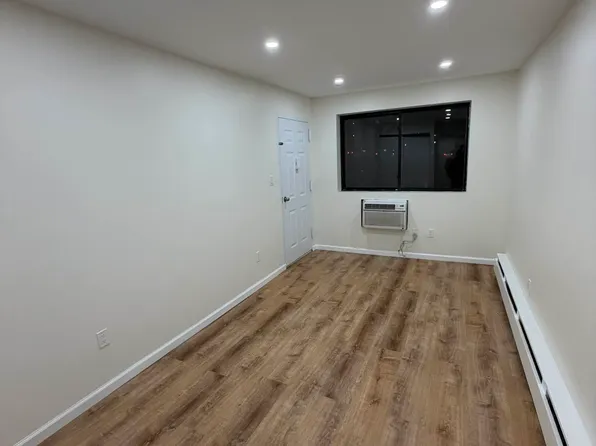 79-18 Astoria Boulevard South image 8 of 9