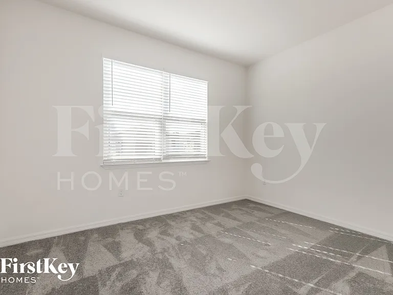 213 Windsor Reserve Dr — Photo 14