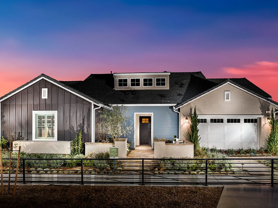 Live Oak Model Home Farmhouse Exterior