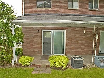 3rd image of 124 Ardmore Ave