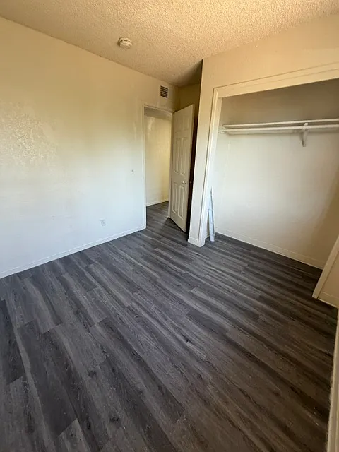 3 bed, 900 sqft, $1,800 — Photo 1