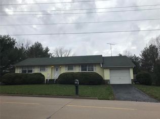202 S June St, Jerseyville, IL 62052