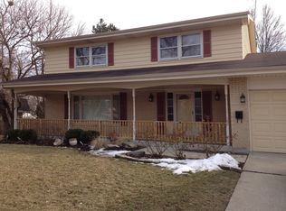 18W205 73rd St, Darien, IL