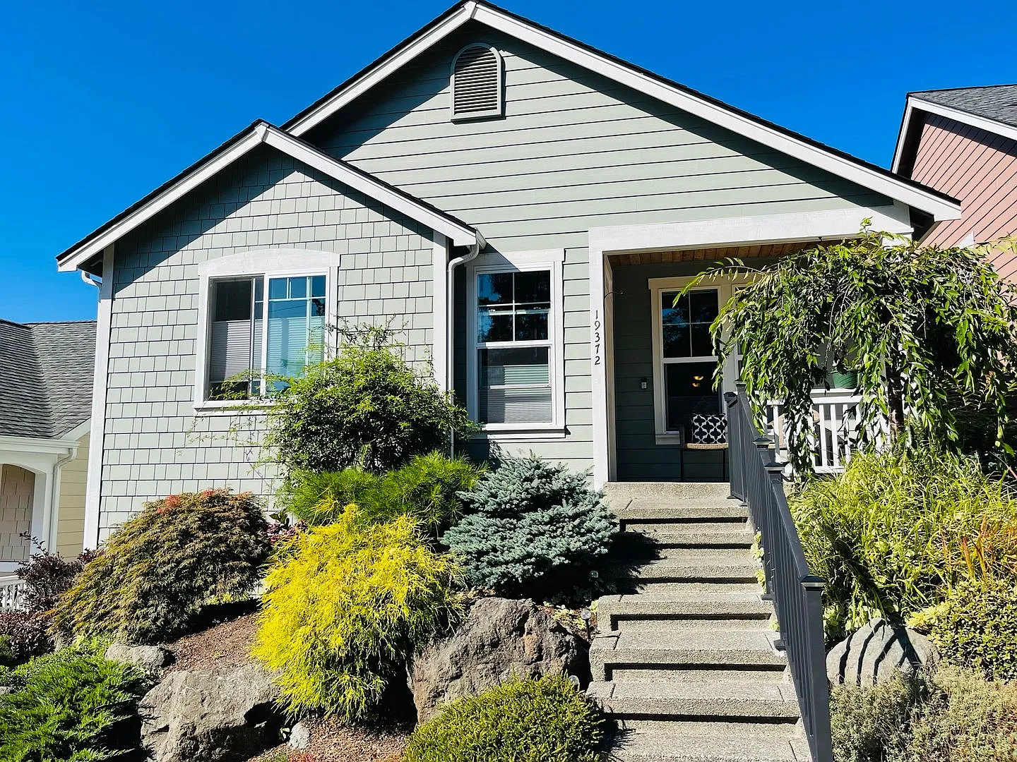 Fully Furnished 2 bedroom cottage in downtown Poulsbo...available starting 9-15 — Photo 2