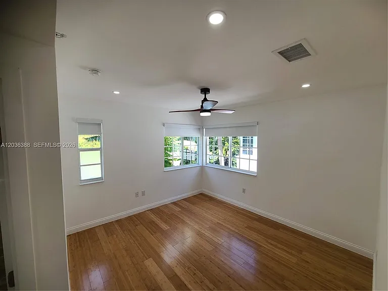 825 Michigan Ave #3 — Photo 27