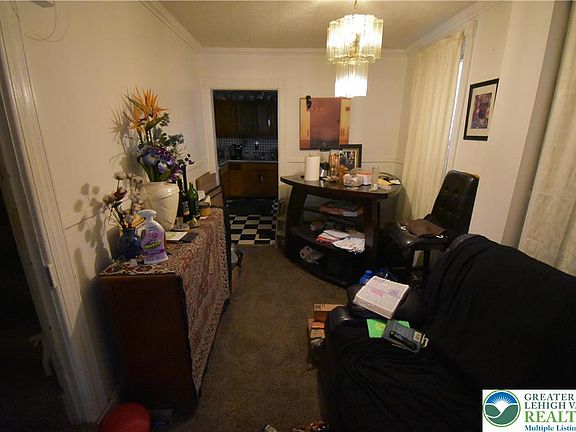 3rd image of 22 S Raspberry St