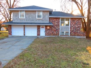11003 N Kenwood Ave, Kansas City, MO 64155