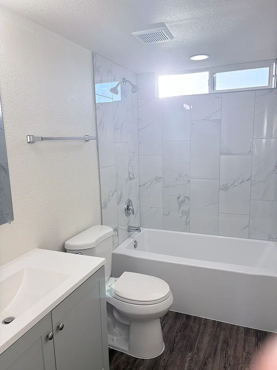 Building Photo - 7150 N 66th Dr #2