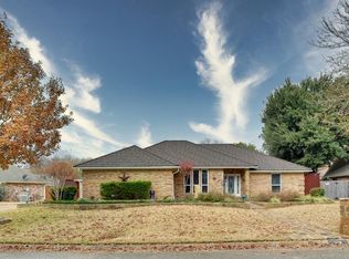 1009 Chasemore Dr, Mansfield, TX 76063