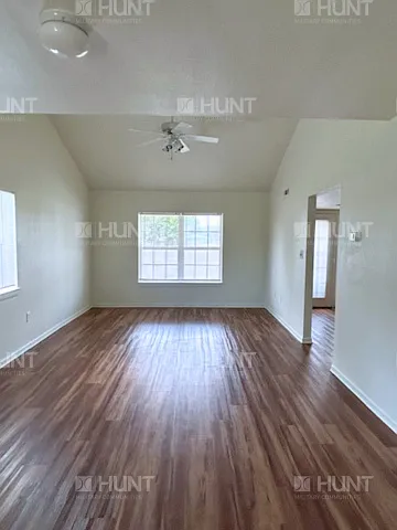 1110 Macadamia Way — Photo 2