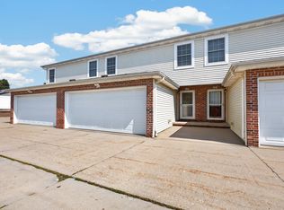 1104 Ekstam Dr APT 3, Bloomington, IL 61704
