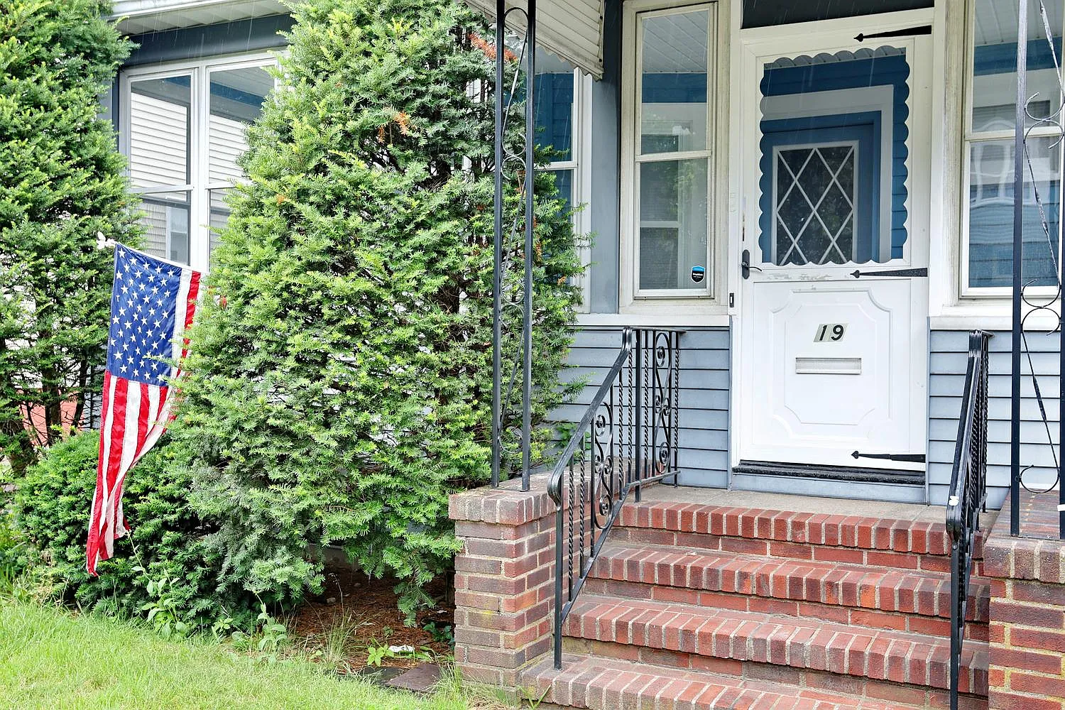 3 bed, 1.5 bath, 1224 sqft, $3,600 — Photo 2