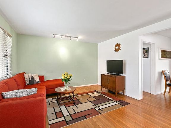 4th image of 1717 Kurtz St