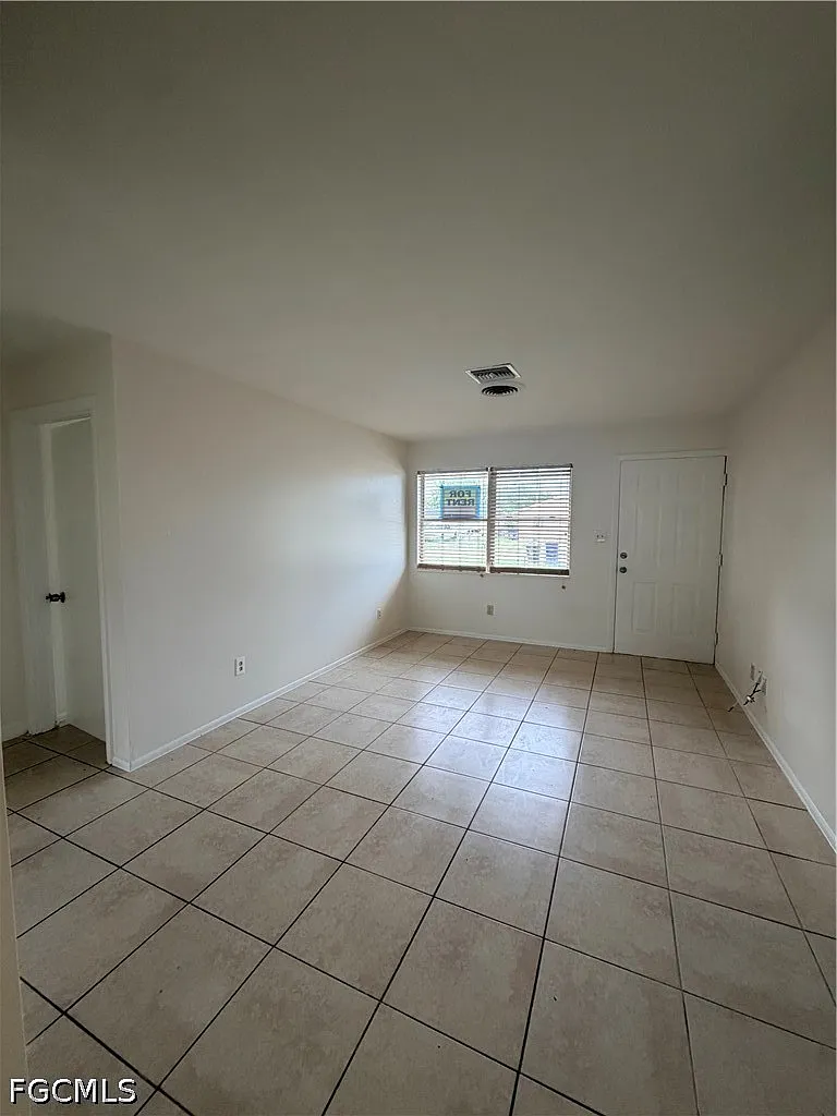 2 bed, 2.0 bath, 780 sqft, $1,250 — Photo 3