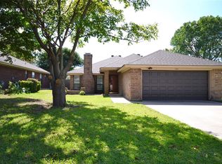 7512 Sean Dr, North Richland Hills, TX