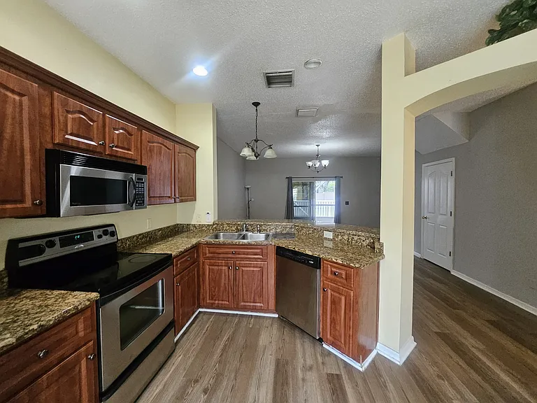 10106 Belleville Pl — Photo 26