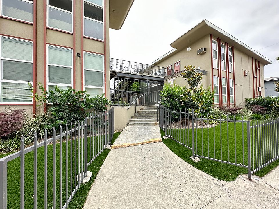1st image of 6450 Lexington Ave #82