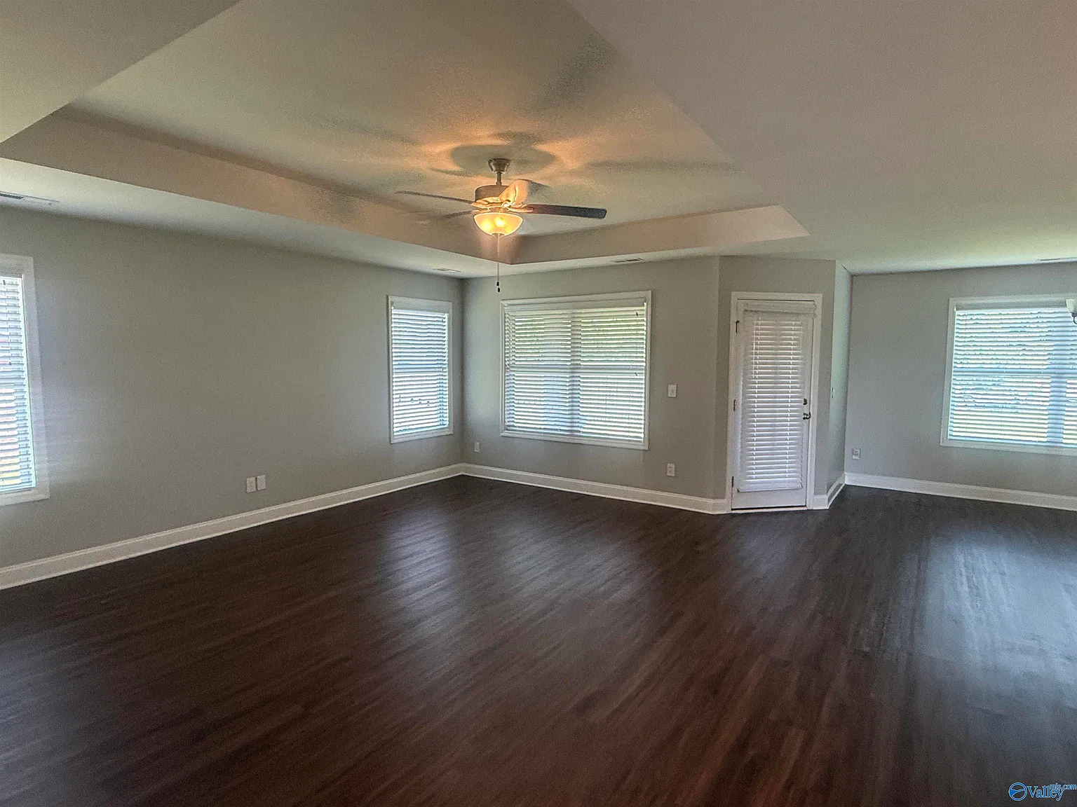 3 bed, 2.0 bath, 1553 sqft, $1,875 — Photo 4