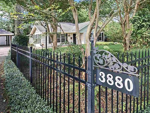 3rd image of 3880 Hyde Park Row