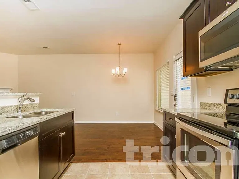 2153 Cason Ln — Photo 5