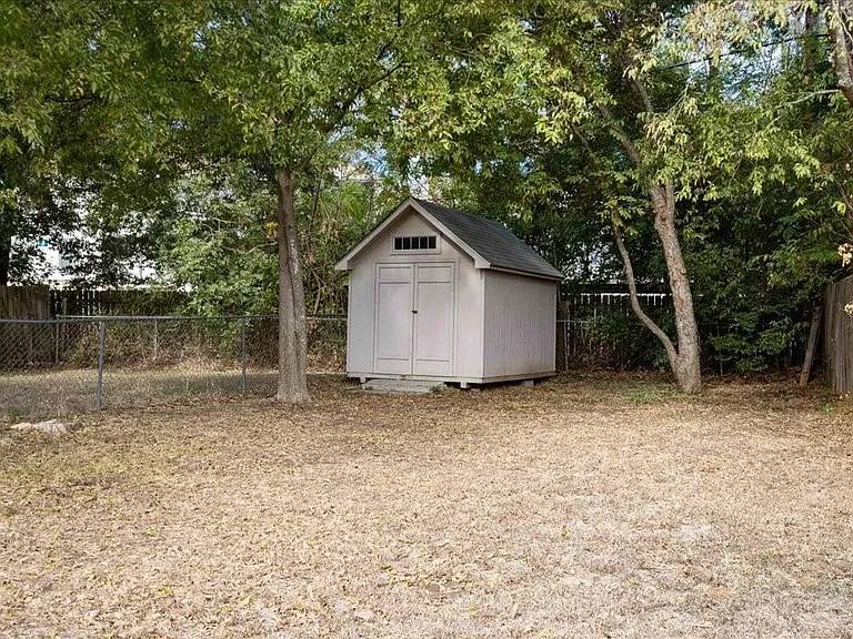 13300 Cowdray Park #B — Photo 26