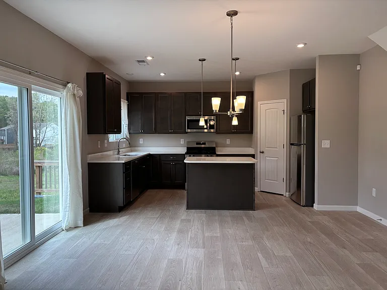 344 Traminer Way — Photo 3