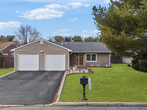 49 Scenic Drive, Freehold, NJ 07728