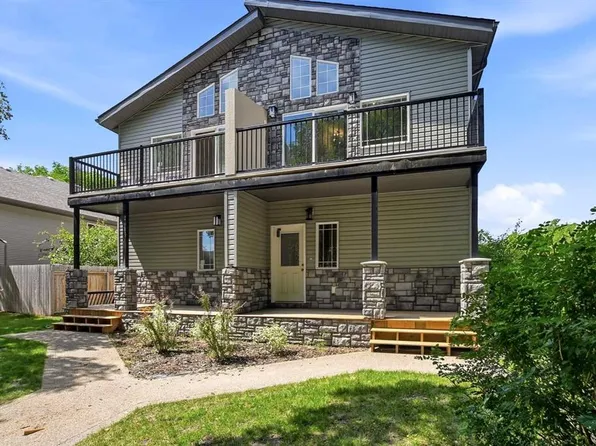 5242 W 51st St, Lacombe, AB T4L 1H7