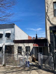 135A 28th St, Brooklyn, NY, 11232