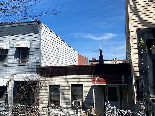 135A 28th St, Brooklyn, NY 11232