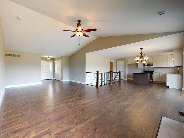 1047 Timber Bluff Dr — Photo 6