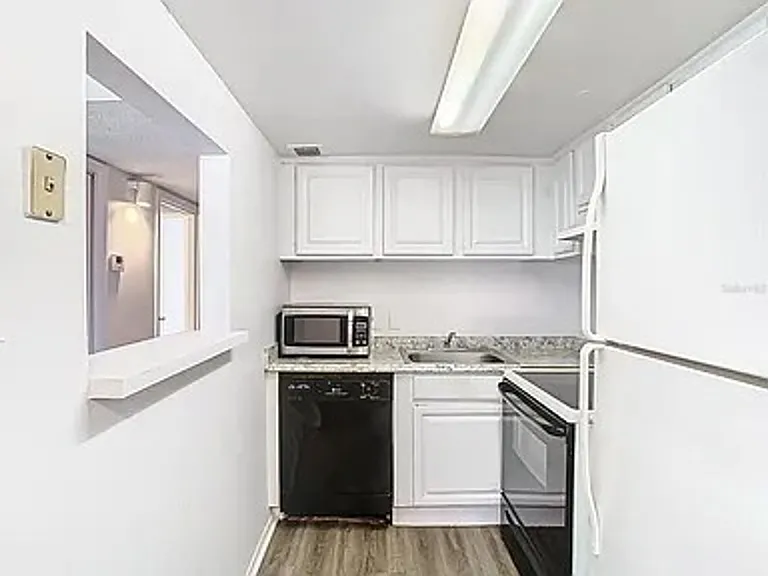 2549 N Alafaya Trl #95 — Photo 13