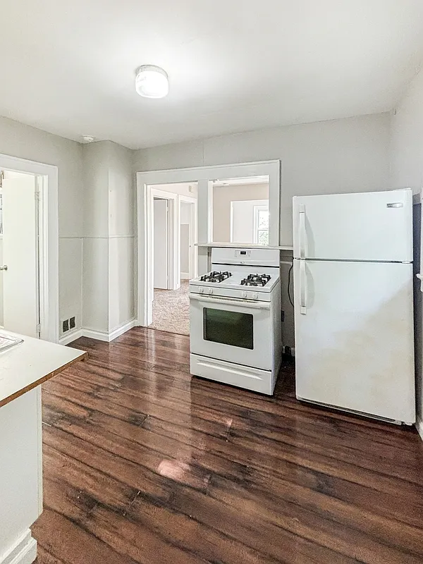 2 bed, 1.0 bath, 825 sqft, $1,100 — Photo 3